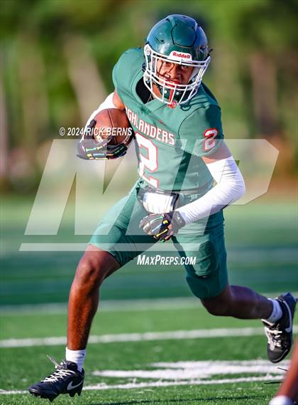 Thumbnail 3 in The Woodlands (green) vs Grand Oaks (blue) photogallery.