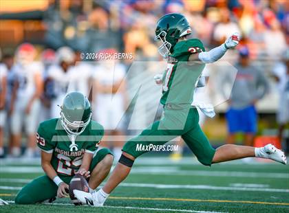 Thumbnail 1 in The Woodlands (green) vs Grand Oaks (blue) photogallery.