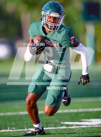 Thumbnail 3 in The Woodlands (green) vs Grand Oaks (blue) photogallery.