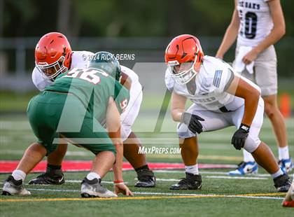 Thumbnail 3 in The Woodlands (green) vs Grand Oaks (blue) photogallery.