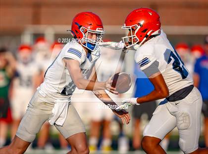 Thumbnail 1 in The Woodlands (green) vs Grand Oaks (blue) photogallery.