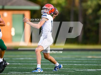 Thumbnail 2 in The Woodlands (green) vs Grand Oaks (blue) photogallery.