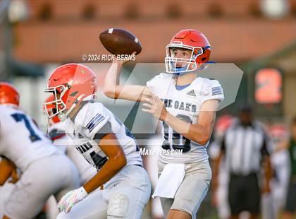 Thumbnail 2 in The Woodlands (green) vs Grand Oaks (blue) photogallery.