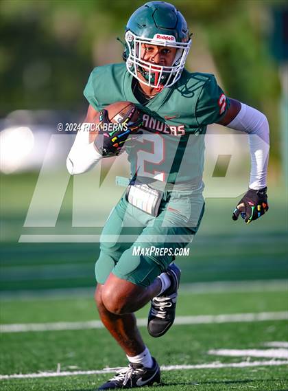 Thumbnail 1 in The Woodlands (green) vs Grand Oaks (blue) photogallery.