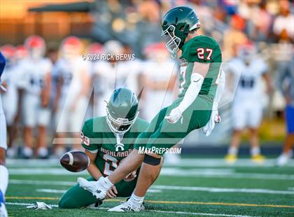 Thumbnail 2 in The Woodlands (green) vs Grand Oaks (blue) photogallery.