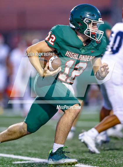 Thumbnail 2 in The Woodlands (green) vs Grand Oaks (blue) photogallery.