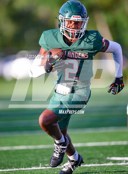 Thumbnail 3 in The Woodlands (green) vs Grand Oaks (blue) photogallery.