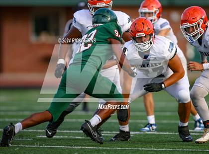 Thumbnail 2 in The Woodlands (green) vs Grand Oaks (blue) photogallery.