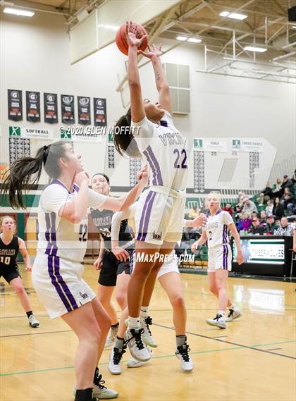 Thumbnail 2 in Eastlake vs. Lake Stevens photogallery.