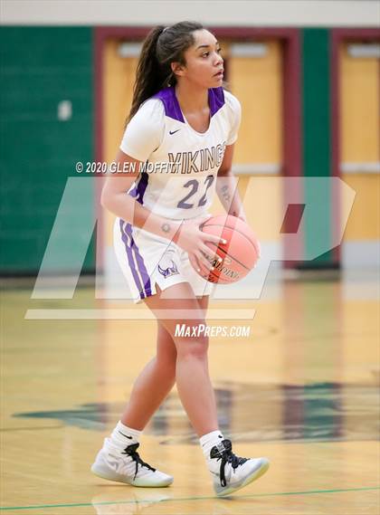 Thumbnail 2 in Eastlake vs. Lake Stevens photogallery.