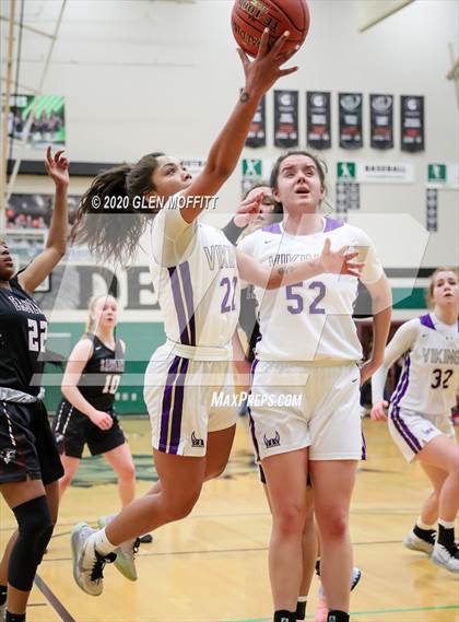 Thumbnail 2 in Eastlake vs. Lake Stevens photogallery.