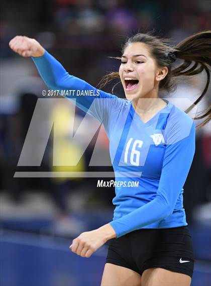 Thumbnail 3 in Chatfield vs. Denver East (CHSAA 5A Pool 2 Playoff) photogallery.