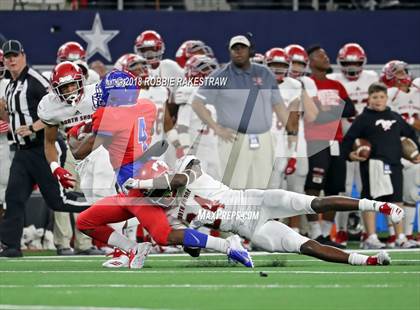 Thumbnail 1 in Duncanville vs. North Shore (UIL 6A Division 1 Championship) photogallery.