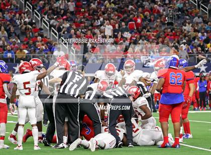 Thumbnail 3 in Duncanville vs. North Shore (UIL 6A Division 1 Championship) photogallery.