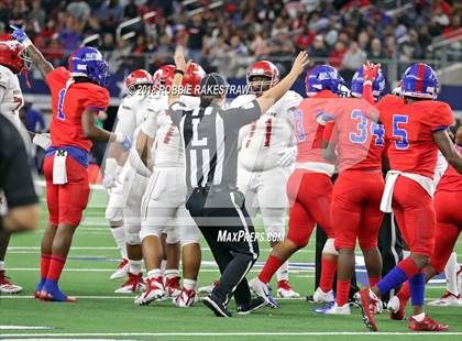 Thumbnail 3 in Duncanville vs. North Shore (UIL 6A Division 1 Championship) photogallery.