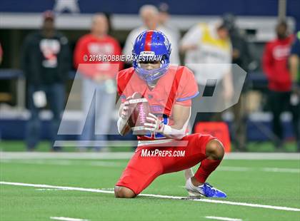 Thumbnail 2 in Duncanville vs. North Shore (UIL 6A Division 1 Championship) photogallery.