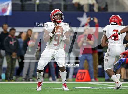 Thumbnail 3 in Duncanville vs. North Shore (UIL 6A Division 1 Championship) photogallery.