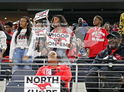 Thumbnail 2 in Duncanville vs. North Shore (UIL 6A Division 1 Championship) photogallery.