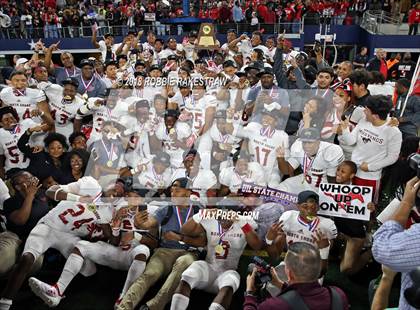 Thumbnail 1 in Duncanville vs. North Shore (UIL 6A Division 1 Championship) photogallery.