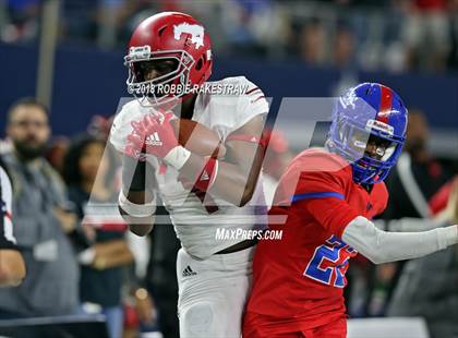 Thumbnail 2 in Duncanville vs. North Shore (UIL 6A Division 1 Championship) photogallery.