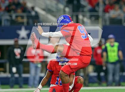 Thumbnail 3 in Duncanville vs. North Shore (UIL 6A Division 1 Championship) photogallery.