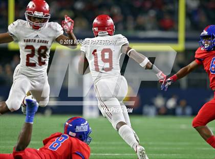 Thumbnail 2 in Duncanville vs. North Shore (UIL 6A Division 1 Championship) photogallery.