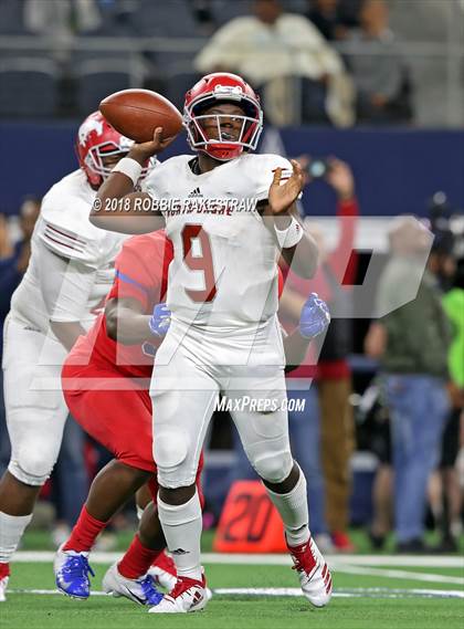 Thumbnail 2 in Duncanville vs. North Shore (UIL 6A Division 1 Championship) photogallery.