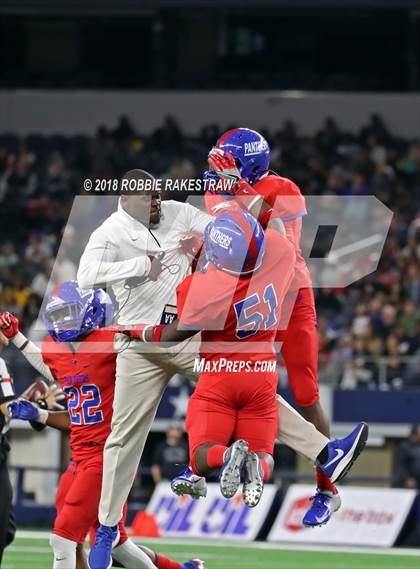 Thumbnail 2 in Duncanville vs. North Shore (UIL 6A Division 1 Championship) photogallery.