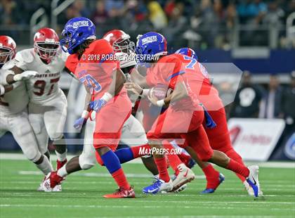 Thumbnail 3 in Duncanville vs. North Shore (UIL 6A Division 1 Championship) photogallery.
