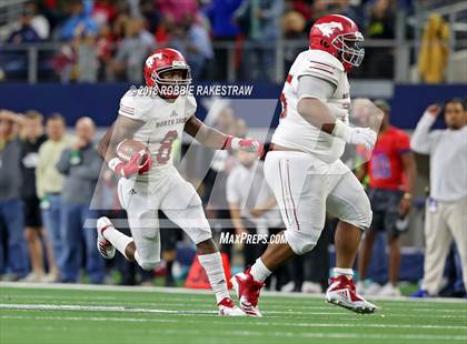 Thumbnail 1 in Duncanville vs. North Shore (UIL 6A Division 1 Championship) photogallery.