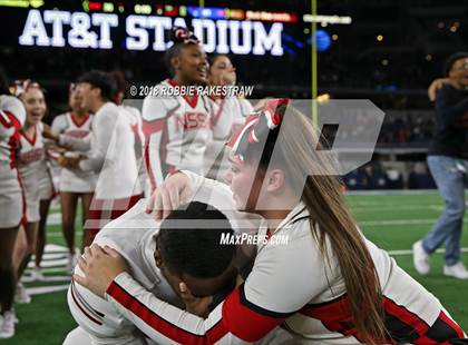 Thumbnail 2 in Duncanville vs. North Shore (UIL 6A Division 1 Championship) photogallery.