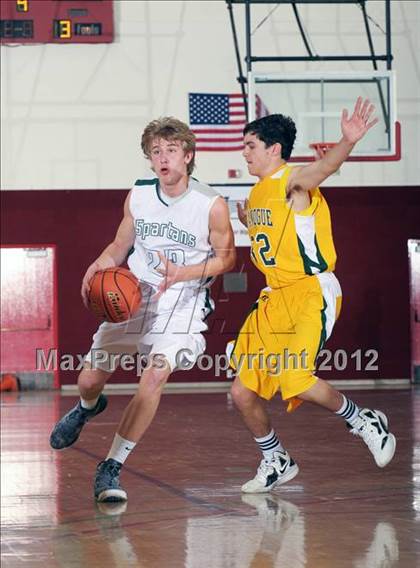 Thumbnail 2 in Bishop Manogue vs. Skyline (MaxPreps Holiday Classic) photogallery.