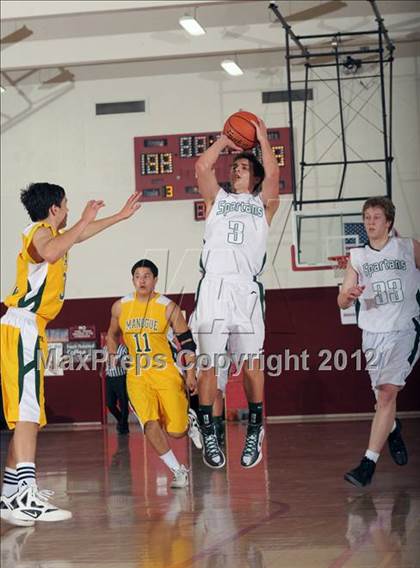 Thumbnail 3 in Bishop Manogue vs. Skyline (MaxPreps Holiday Classic) photogallery.