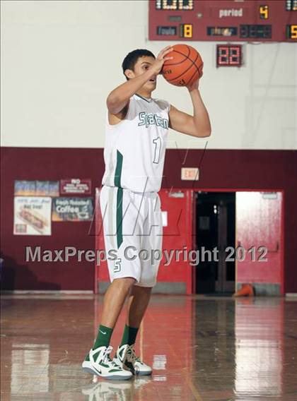 Thumbnail 2 in Bishop Manogue vs. Skyline (MaxPreps Holiday Classic) photogallery.