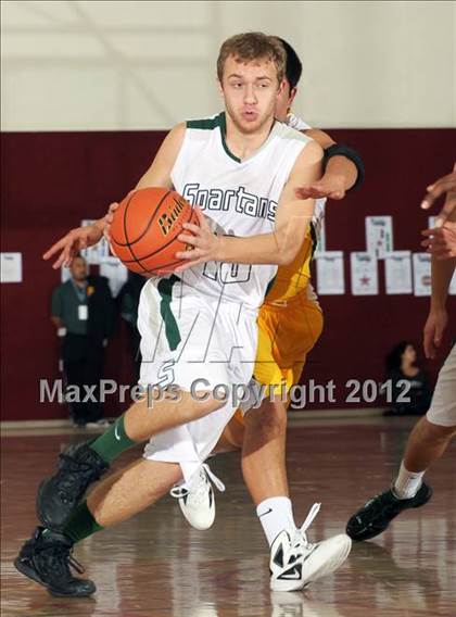 Thumbnail 3 in Bishop Manogue vs. Skyline (MaxPreps Holiday Classic) photogallery.