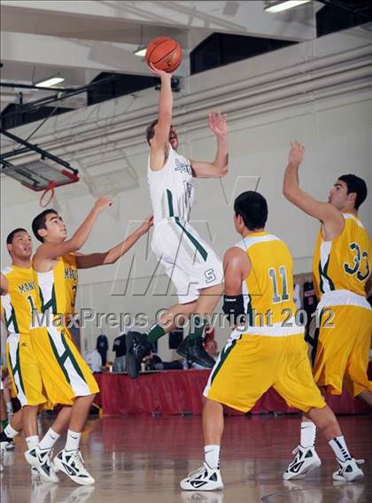 Thumbnail 2 in Bishop Manogue vs. Skyline (MaxPreps Holiday Classic) photogallery.