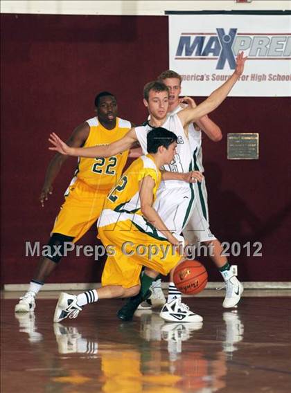 Thumbnail 2 in Bishop Manogue vs. Skyline (MaxPreps Holiday Classic) photogallery.
