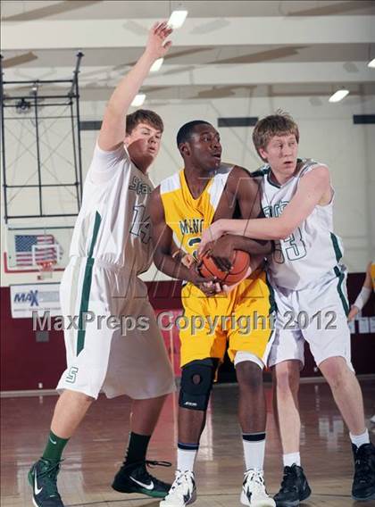 Thumbnail 3 in Bishop Manogue vs. Skyline (MaxPreps Holiday Classic) photogallery.