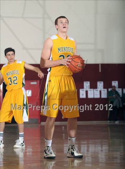 Thumbnail 2 in Bishop Manogue vs. Skyline (MaxPreps Holiday Classic) photogallery.