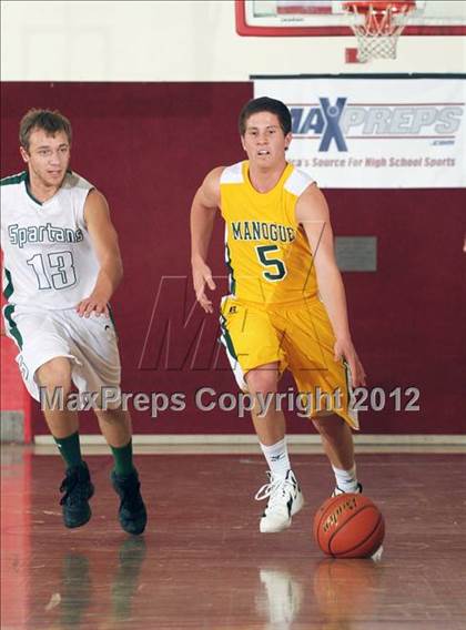 Thumbnail 2 in Bishop Manogue vs. Skyline (MaxPreps Holiday Classic) photogallery.
