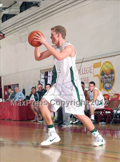 Thumbnail 2 in Bishop Manogue vs. Skyline (MaxPreps Holiday Classic) photogallery.