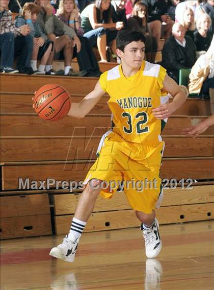 Thumbnail 1 in Bishop Manogue vs. Skyline (MaxPreps Holiday Classic) photogallery.