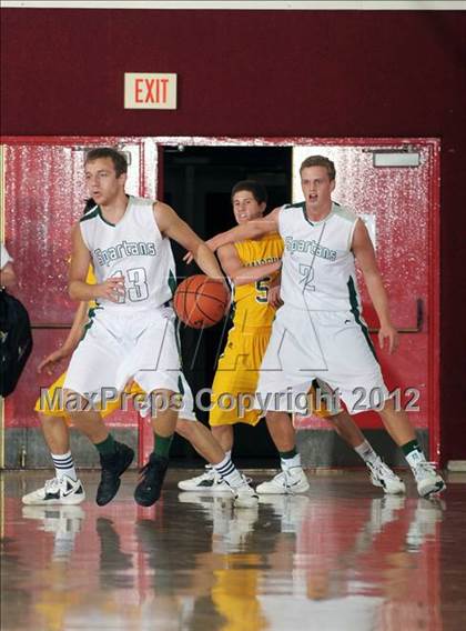 Thumbnail 2 in Bishop Manogue vs. Skyline (MaxPreps Holiday Classic) photogallery.