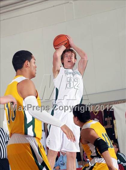 Thumbnail 1 in Bishop Manogue vs. Skyline (MaxPreps Holiday Classic) photogallery.