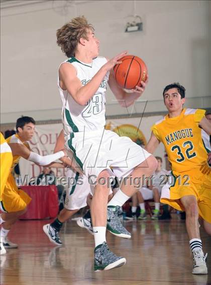 Thumbnail 3 in Bishop Manogue vs. Skyline (MaxPreps Holiday Classic) photogallery.