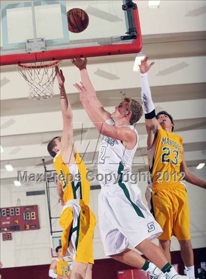 Thumbnail 3 in Bishop Manogue vs. Skyline (MaxPreps Holiday Classic) photogallery.