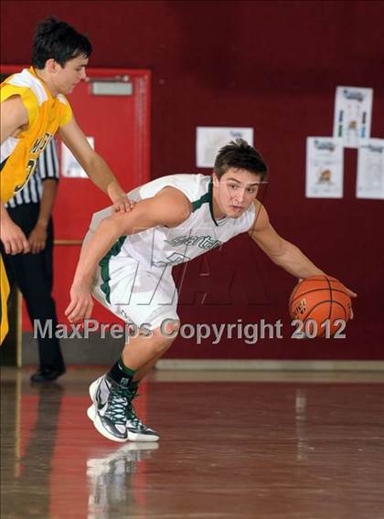 Thumbnail 2 in Bishop Manogue vs. Skyline (MaxPreps Holiday Classic) photogallery.