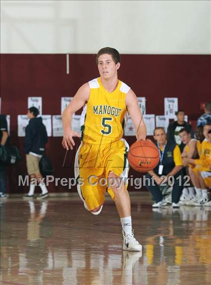 Thumbnail 2 in Bishop Manogue vs. Skyline (MaxPreps Holiday Classic) photogallery.