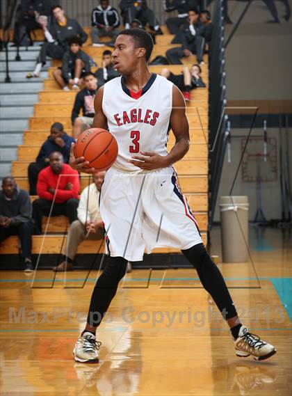 Thumbnail 3 in Atascocita vs. Bellaire (McDonald's Texas Invitational) photogallery.