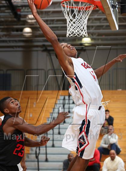 Thumbnail 3 in Atascocita vs. Bellaire (McDonald's Texas Invitational) photogallery.